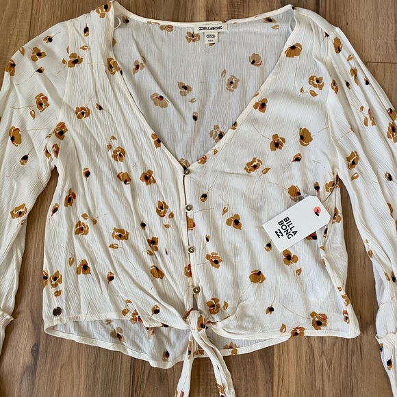 Billabong Cropped V-neck Long Sleeve - Picture 2 of 7